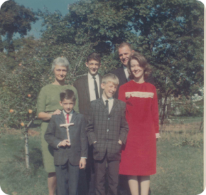 Mom, Mike, Dad, Scott, Dounan, Barb